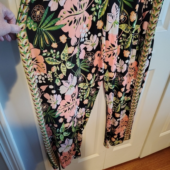 Nordstrom Rack London Times Black Floral Print Mock Neck Jumpsuit 16 - Picture 6 of 14